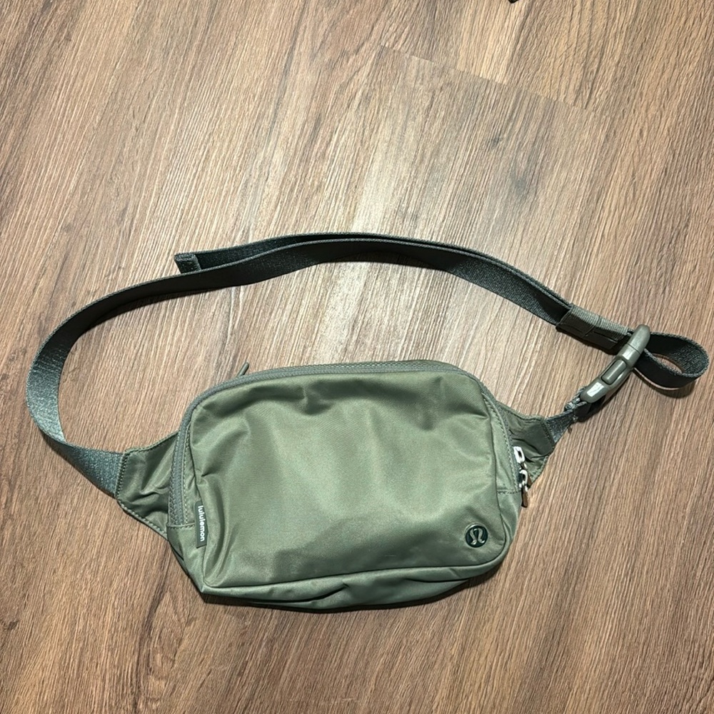 Everywhere Belt Bag 1L
